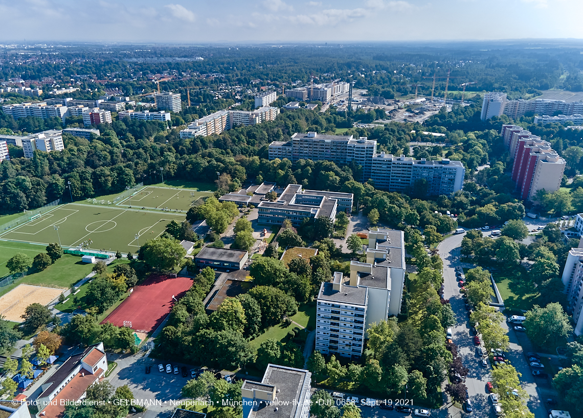 19.09.2021 - Rentenversicherung - SVN-Sportanlage, Sportanlage Perlach-Ost - Mittelschule Gerhard-Hauptmann-Ring in Neuperlach 